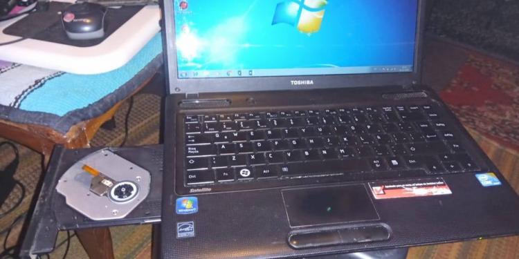 Fotografía 6 de Notebook TOSHIBA i3 2.40 GHz (4 nucleos) en QUILPUE, Valparaíso