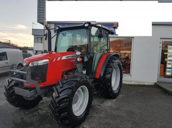 Tractor de granja Massey Ferguson MF 4707, année 2017
