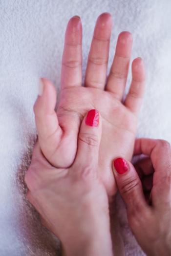 Fotografía 4 de Masaje profesional piernas cansadas cervical craneal