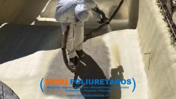 Aislamiento Térmico y Impermeabilización para Piscinas Climatizadas / Poliuretano Proyectado-Poliu