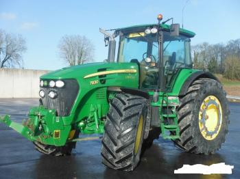John Deere 7830