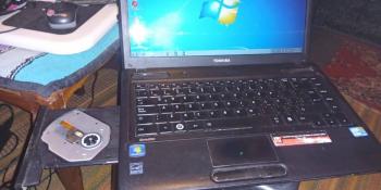 Fotografía 6 de Notebook TOSHIBA i3 2.40 GHz (4 nucleos)