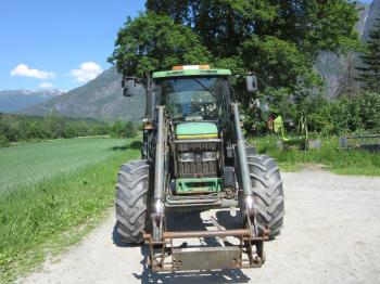 John Deere 6400